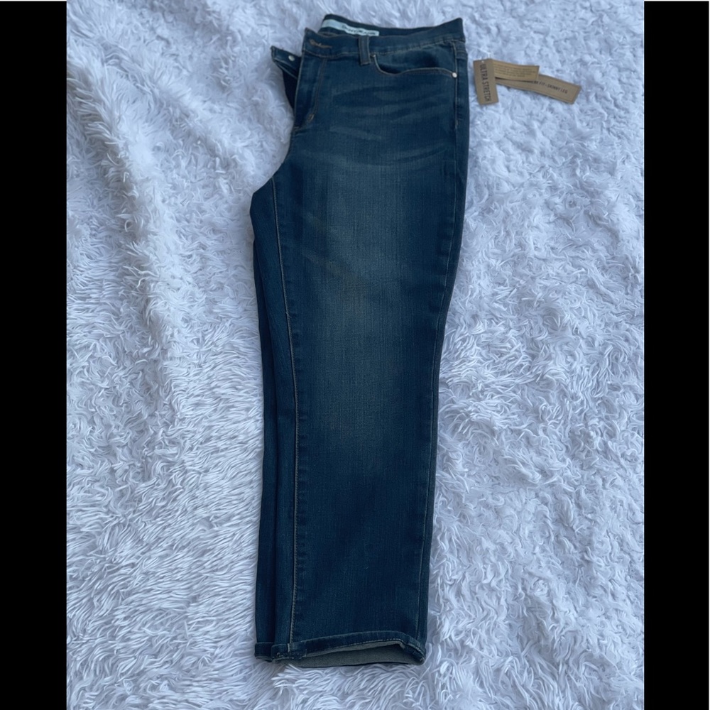 DKNY Ultra Stretch Skinny Capri Jeans